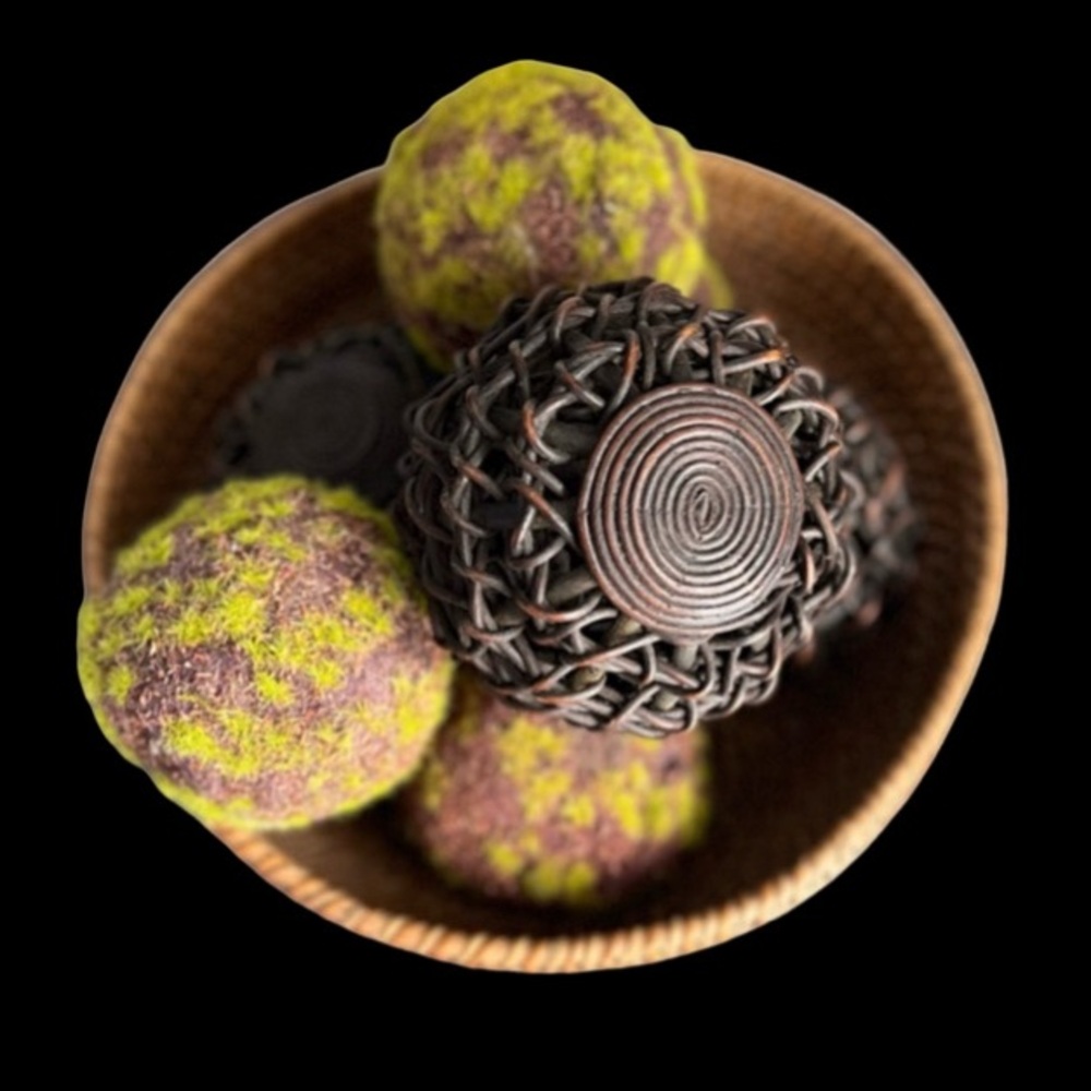 Round Rattan Basket with decorative Bowl/Vase Filler Balls